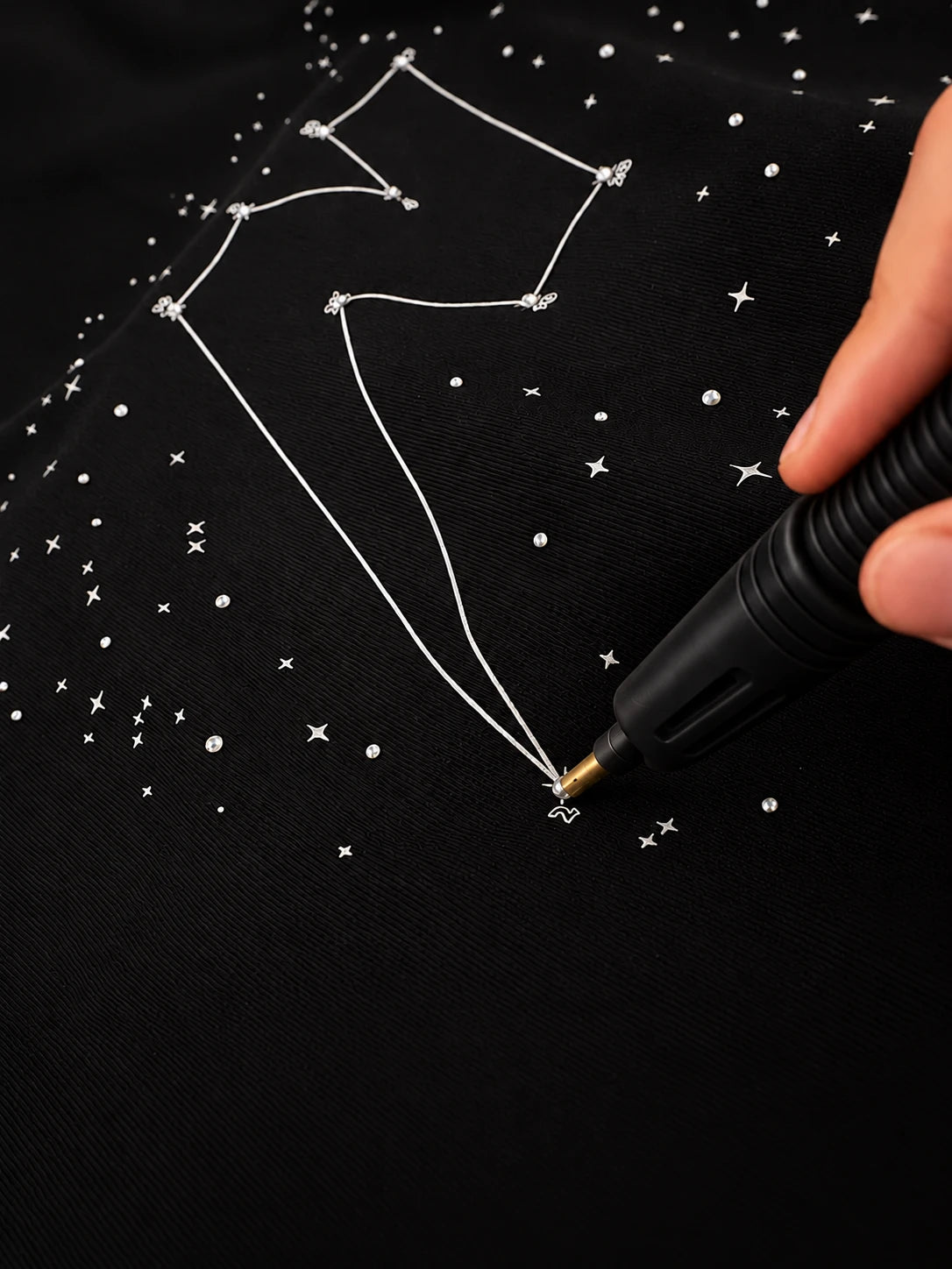 NOMARBLE CONSTELLATION HOODIE - BLACK CHARCOAL (détail)